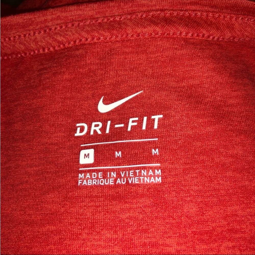 nike workout tee - Picture 3 of 4